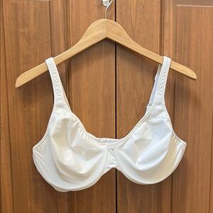 Elegant White Underwire Bra Bali size 40D style 3385
